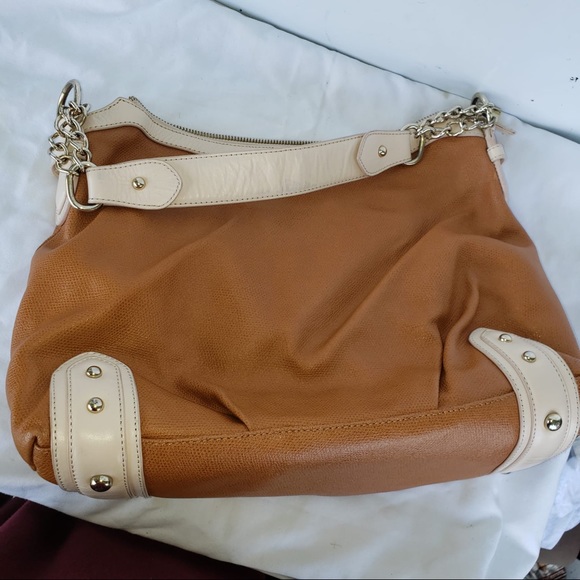 πΈ Guess Mariano Tan Gold Go-To Shoulder Bag - Picture 11 of 14